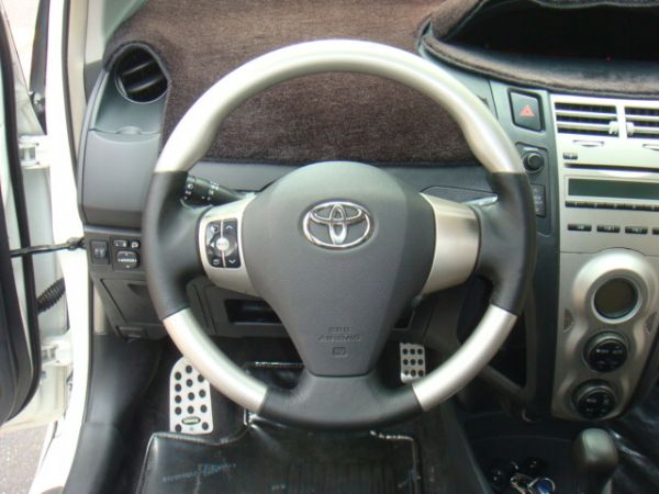 TOYOTA YARIS 照片9