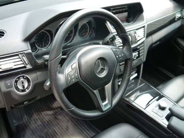 2013年 Benz E350 全景 照片7