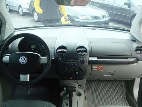 2000 VW Beetle 2.0 銀 照片8