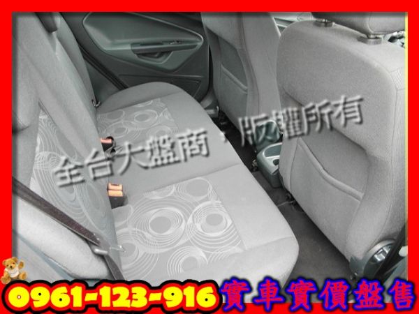 2012年福特Fisesta 1.6 銀 照片5