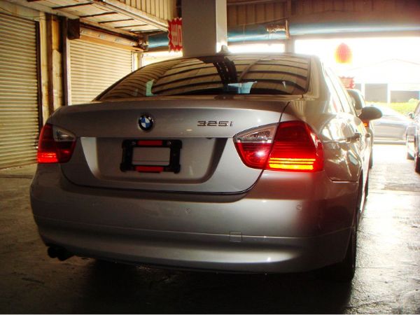 BMW 325I E90型 照片6