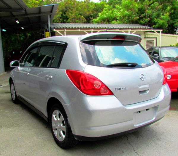 2009 日產 TIIDA 1.8 銀 照片5