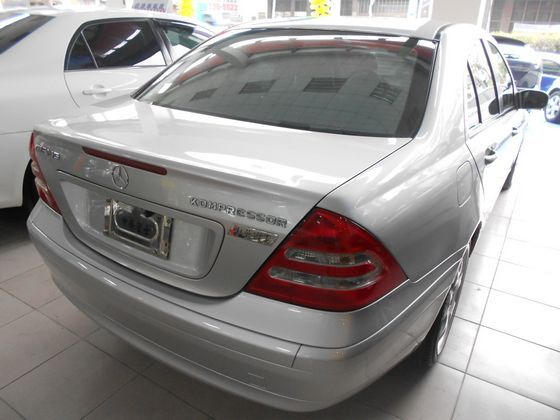 Benz S-Class  S 320  照片10