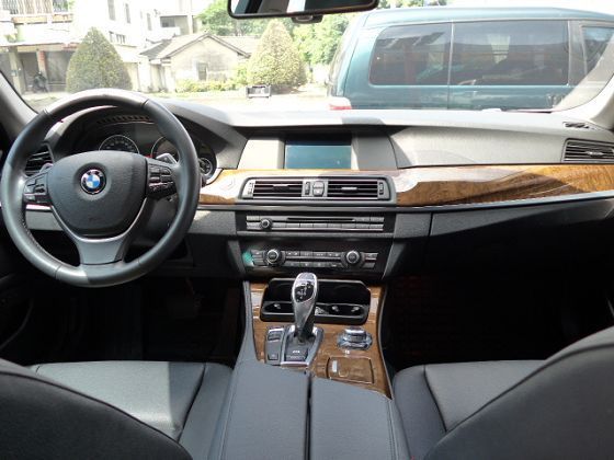 2011 BMW 520D 2.0 照片2