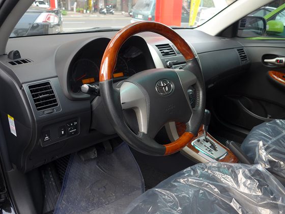 豐田 altis 1.8 黑 照片3