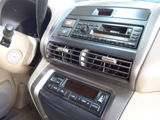 Nissan 日產 Serena QRV 照片4