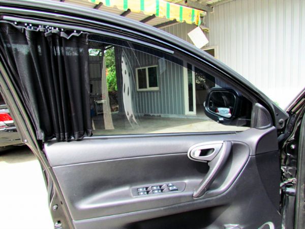 2011年 納智捷 7SUV 2.2 黑 照片6