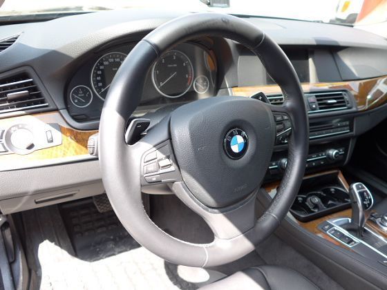 2011 BMW 520D 2.0 照片3