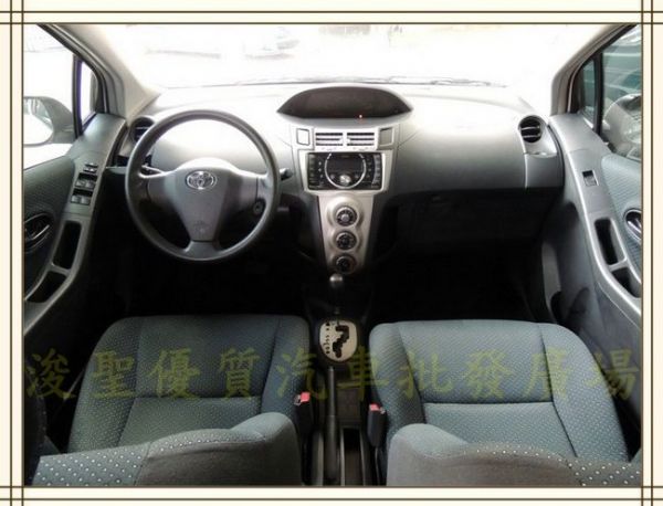 2013 豐田Yaris 白 29.2萬 照片6