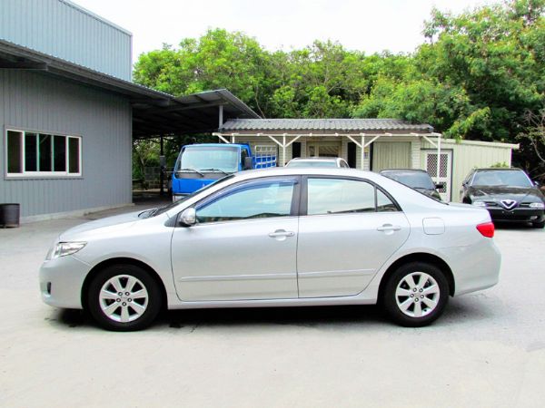 2010年 豐田 Altis 1.8 銀 照片4