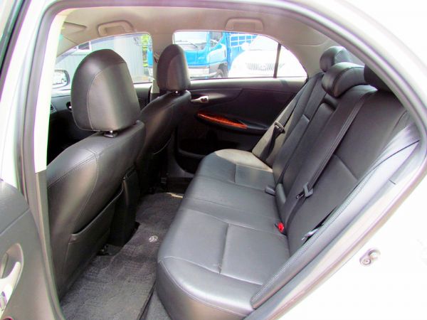 2010年 豐田 Altis 1.8 銀 照片9