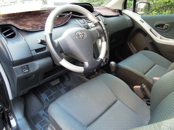 Toyota豐田 Yaris 照片7