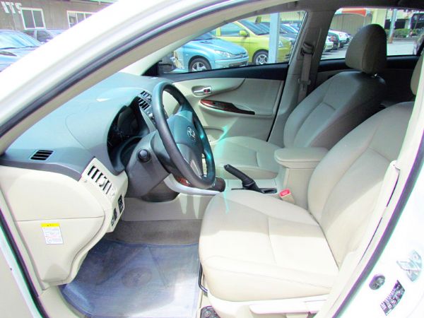 2012年 豐田 Altis 1.8白 照片4