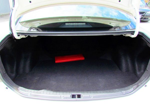 2012年 豐田 Altis 1.8白 照片9