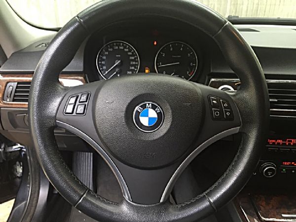 BMW 320I 照片5