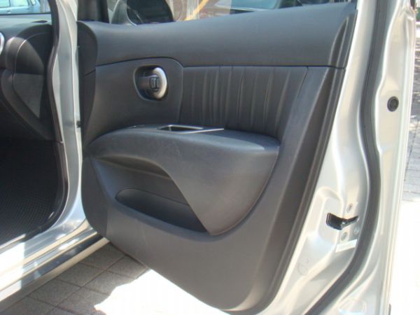 NISSAN LIVINA 照片5