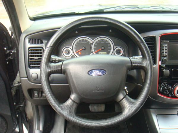 FORD ESCAPE 照片9