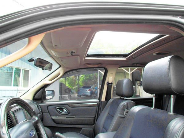 2006 福特 艾斯卡佩 2.3黑灰 照片10