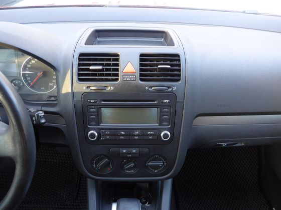  VW 福斯  Golf TDi 1.9 照片6