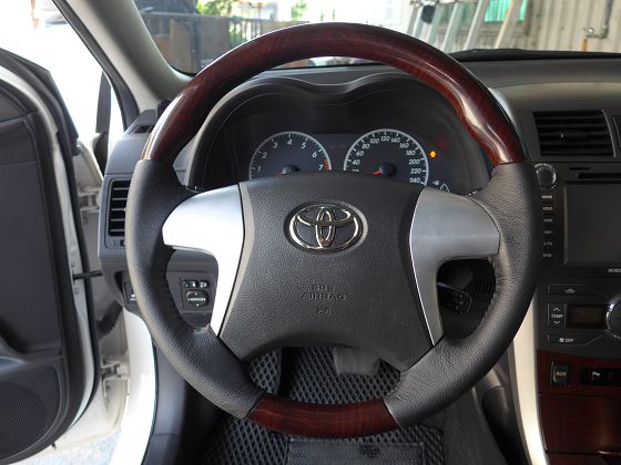 Toyota豐田  Altis 照片5