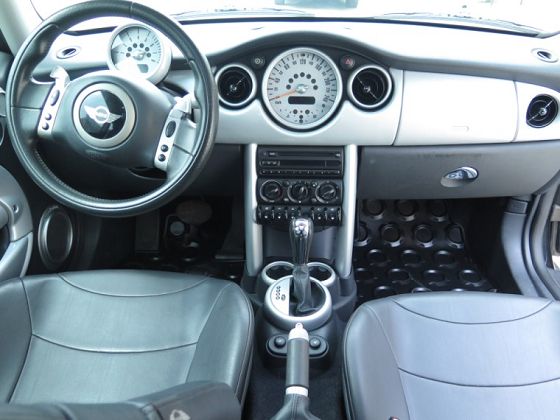 MINI Cooper 1.6 黑 天窗 照片2