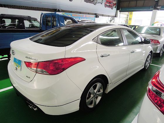 現代 Elantra 1.8 白 照片10