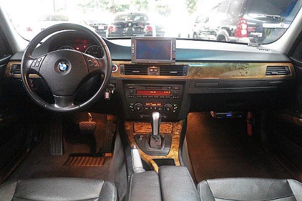 07年 BMW 323I 總代理 照片5