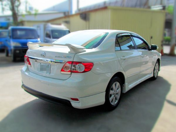 2012 豐田 ALTIS 1.8 白 照片4