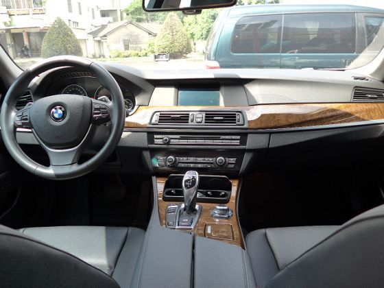 2011 BMW 520d 2.0 照片2