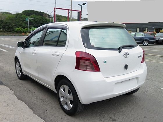  豐田 Yaris 1.5 白 照片7