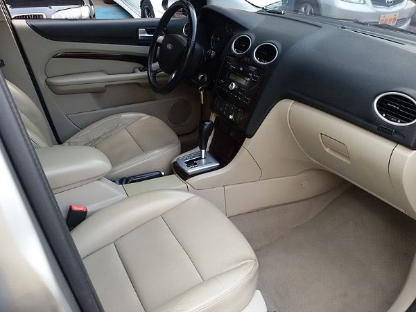 FORD 福特 Focus 照片7