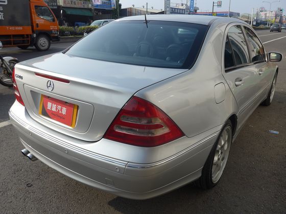 Benz 賓士 C-Class C240 照片10