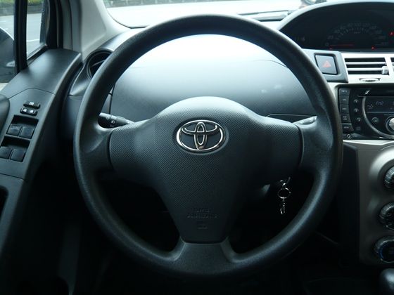 2012年Toyota 豐田 Yaris 照片5