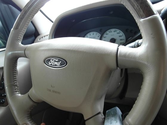 2004年 Ford 福特 Escape 照片2