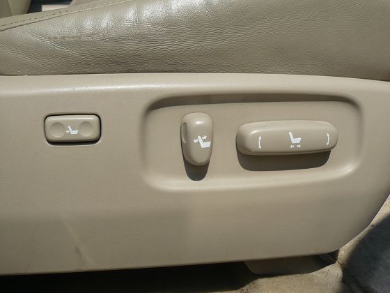 2005年 Lexus 凌志 RX330 照片6