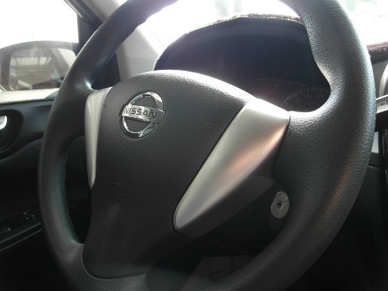 2013年 Nissan 日產Tiida 照片4