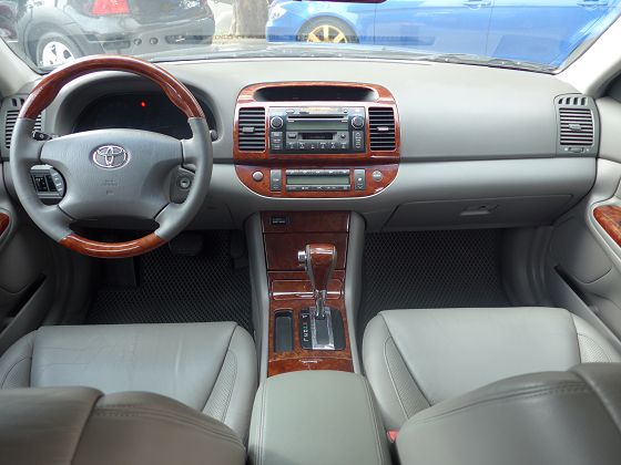 Toyota豐田  Camry  2.0 照片2