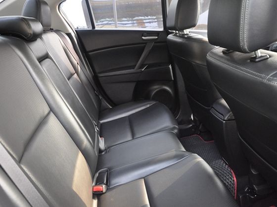 2011年 Mazda 馬自達 馬3 照片4