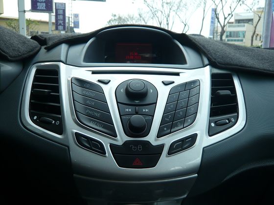 2013年 Ford 福特 Fiesta 照片6