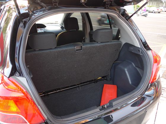  Toyota豐田  Yaris 照片9
