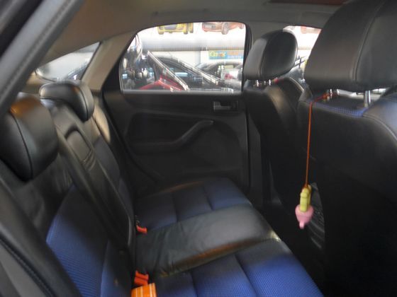 福特 Focus 2.0 黑 照片4