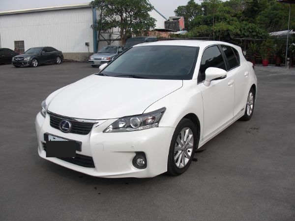 LEXUS CT200H 1.8 白 照片4