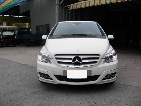 2011 BENZ B180 1.7 白 照片4