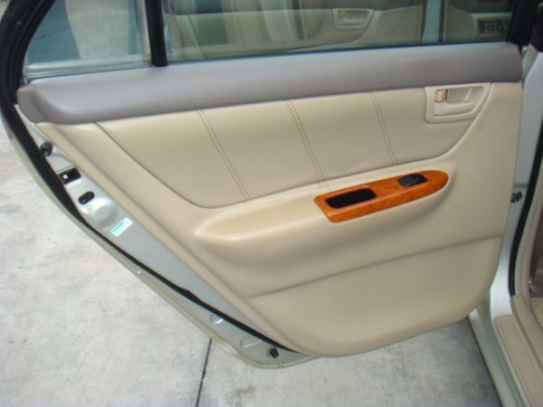 TOYOTA ALTIS 照片4