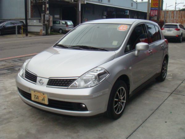 NISSAN TIIDA 照片1