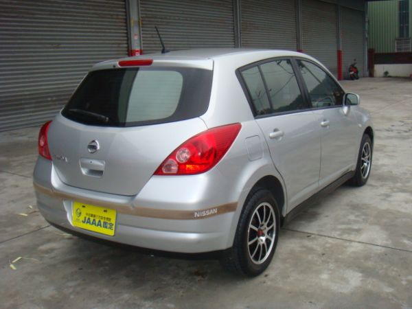 NISSAN TIIDA 照片2