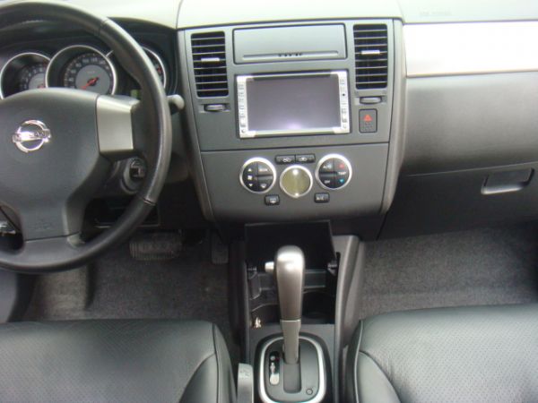 NISSAN TIIDA 照片9