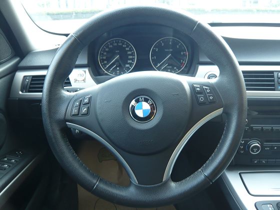 BMW 寶馬 320i 照片5