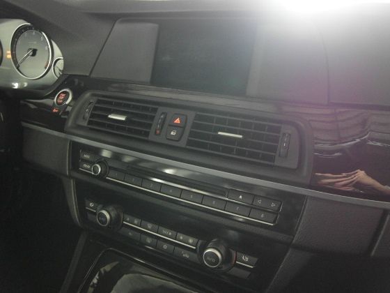 BMW 寶馬 528i 2.0 照片5