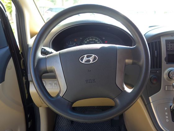 Hyundai 現代  Starex 照片6